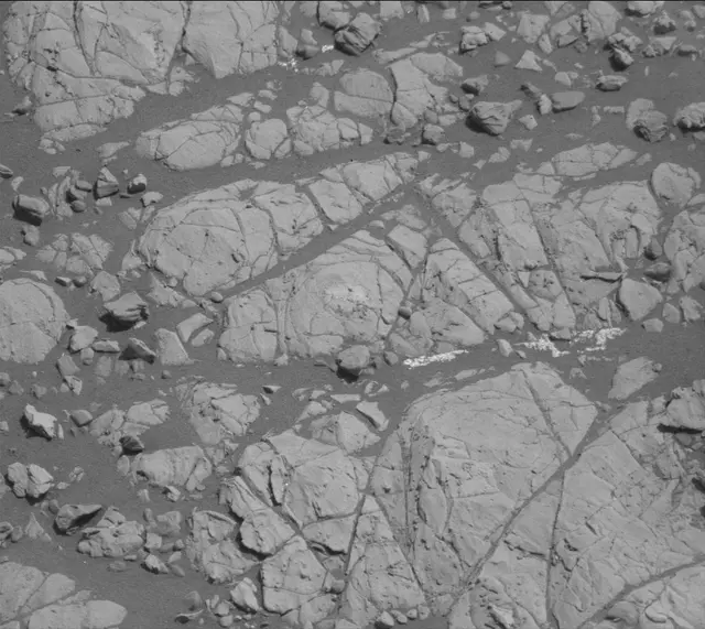 Sol 1903: Mast Camera (Mastcam)