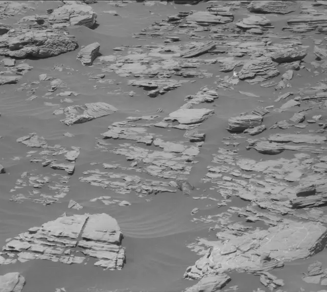 Sol 1903: Mast Camera (Mastcam)