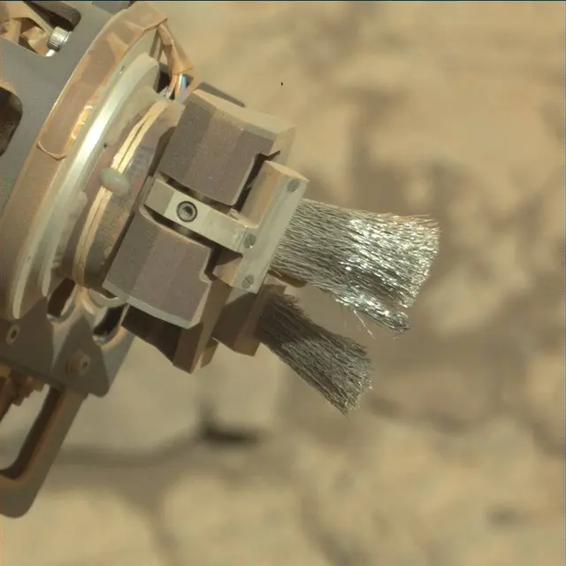 Sol 1904: Mast Camera (Mastcam)