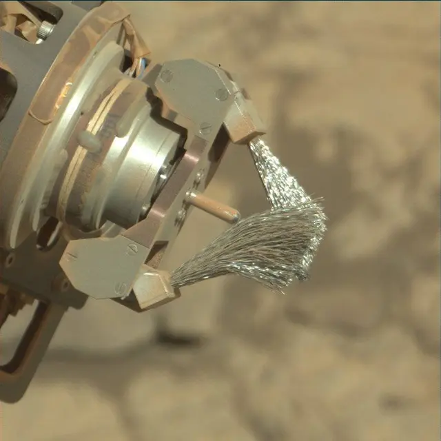 Sol 1904: Mast Camera (Mastcam)