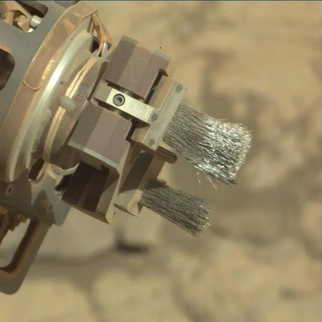 Sol 1904: Mast Camera (Mastcam)