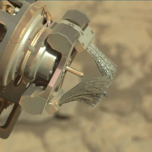 Sol 1904: Mast Camera (Mastcam)