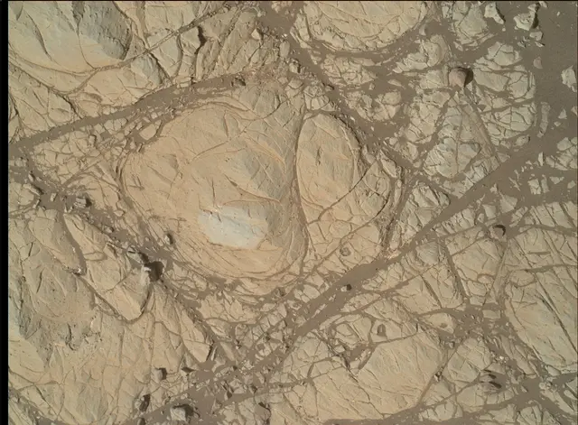 Sol 1904: Mars Hand Lens Imager (MAHLI)