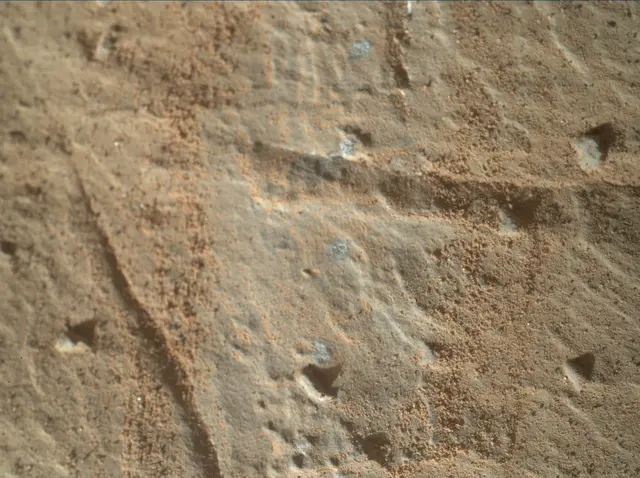 Sol 1904: Mars Hand Lens Imager (MAHLI)