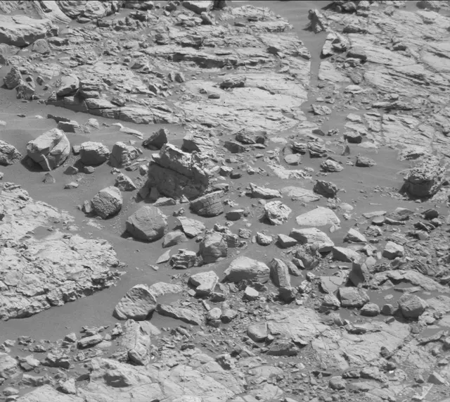 Sol 1905: Mast Camera (Mastcam)