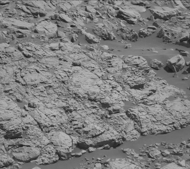 Sol 1905: Mast Camera (Mastcam)
