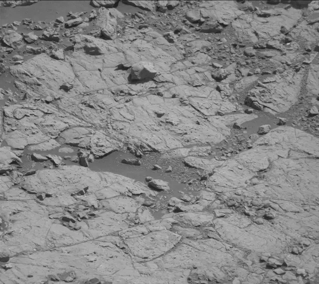 Sol 1905: Mast Camera (Mastcam)