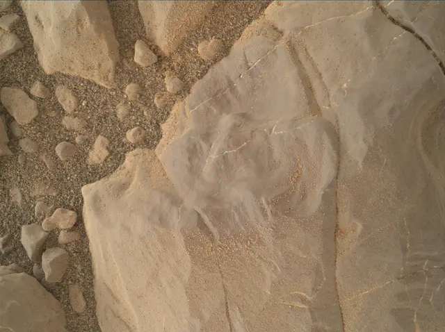 Sol 1907: Mars Hand Lens Imager (MAHLI)