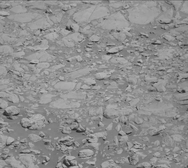 Sol 1911: Mast Camera (Mastcam)