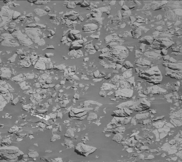 Sol 1911: Mast Camera (Mastcam)
