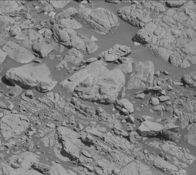 Sol 1911: Mast Camera (Mastcam)