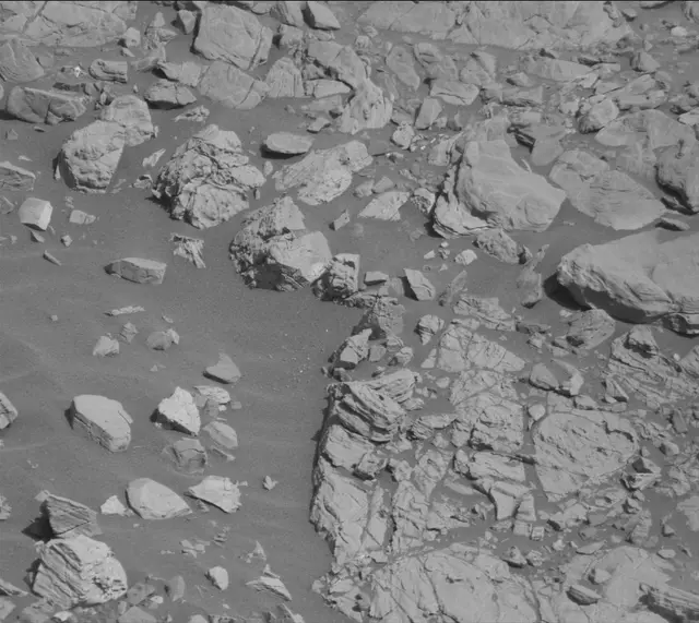 Sol 1911: Mast Camera (Mastcam)