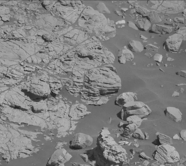 Sol 1911: Mast Camera (Mastcam)