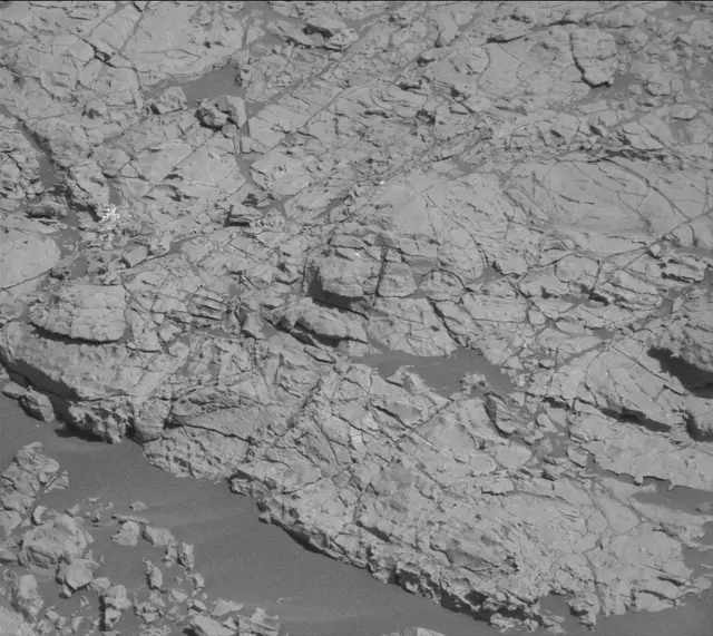 Sol 1911: Mast Camera (Mastcam)