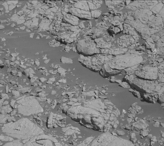 Sol 1911: Mast Camera (Mastcam)