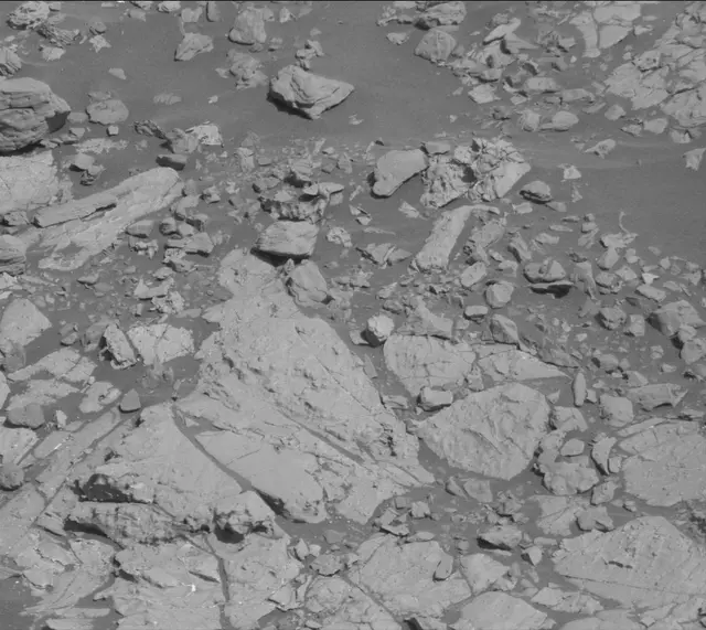 Sol 1911: Mast Camera (Mastcam)