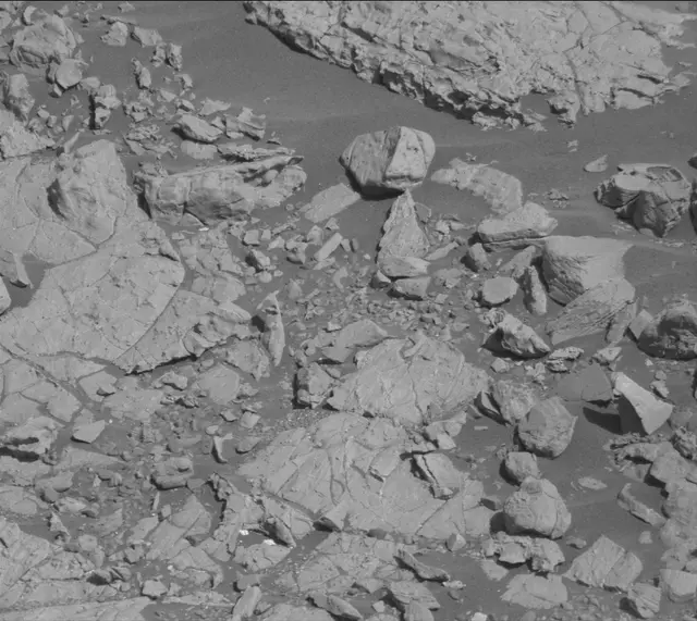 Sol 1911: Mast Camera (Mastcam)