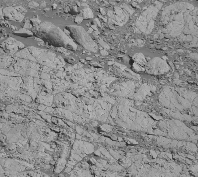 Sol 1911: Mast Camera (Mastcam)