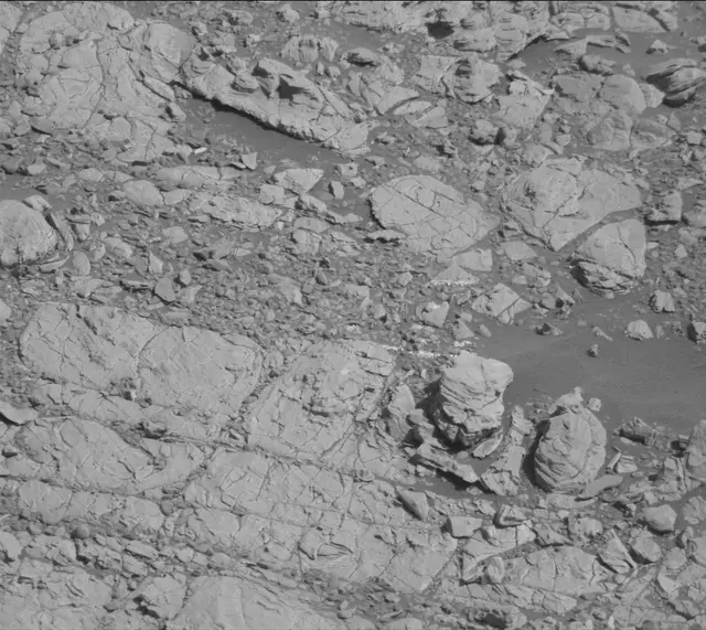 Sol 1911: Mast Camera (Mastcam)