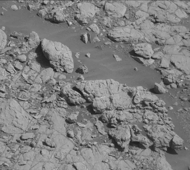 Sol 1911: Mast Camera (Mastcam)