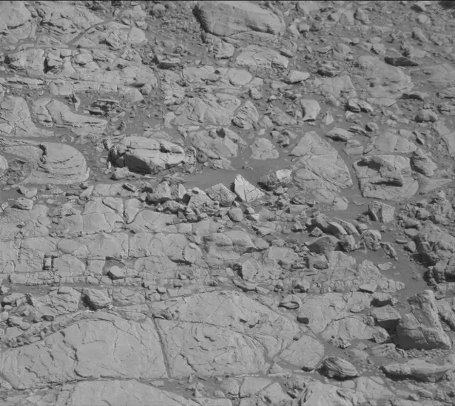 Sol 1911: Mast Camera (Mastcam)