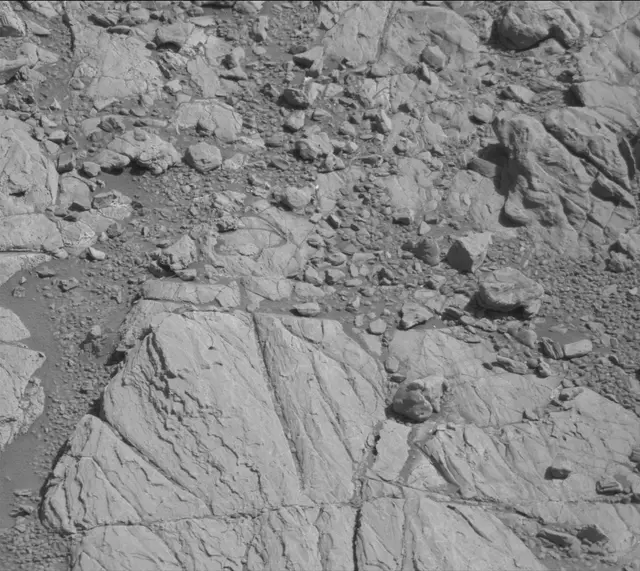 Sol 1911: Mast Camera (Mastcam)