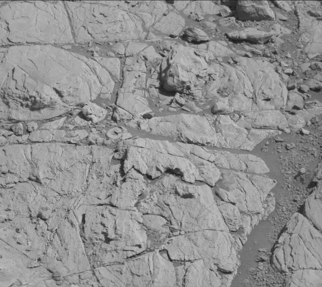 Sol 1911: Mast Camera (Mastcam)