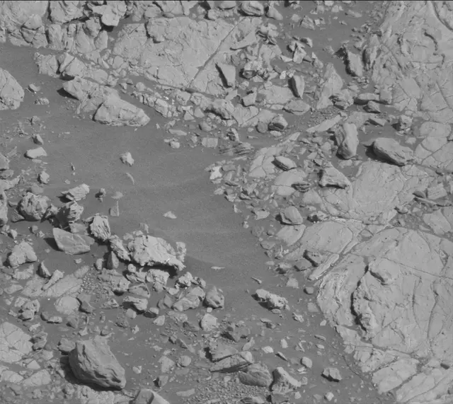 Sol 1911: Mast Camera (Mastcam)