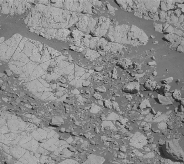Sol 1911: Mast Camera (Mastcam)
