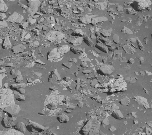 Sol 1911: Mast Camera (Mastcam)
