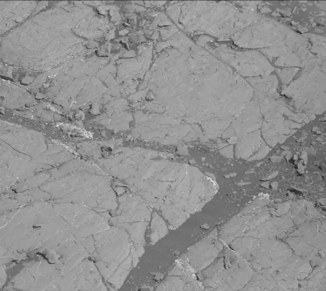 Sol 1911: Mast Camera (Mastcam)
