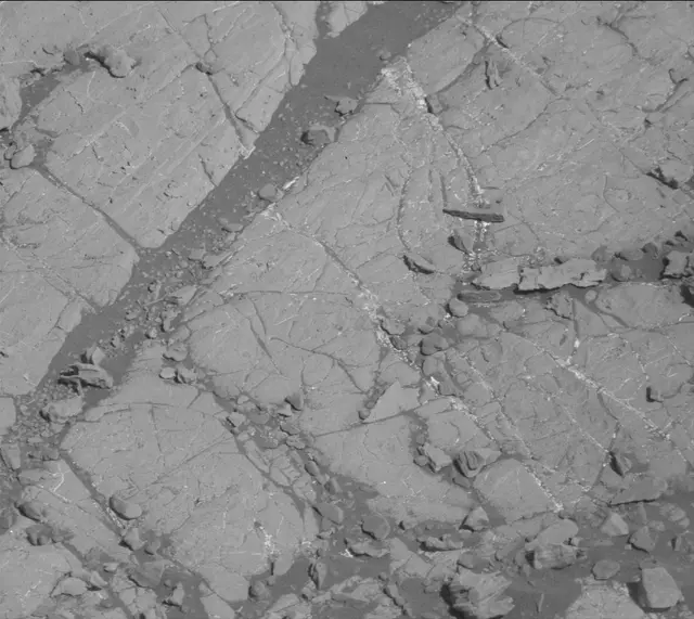 Sol 1911: Mast Camera (Mastcam)