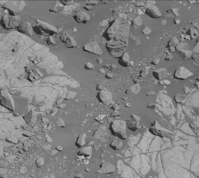 Sol 1911: Mast Camera (Mastcam)