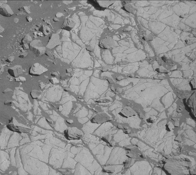 Sol 1911: Mast Camera (Mastcam)