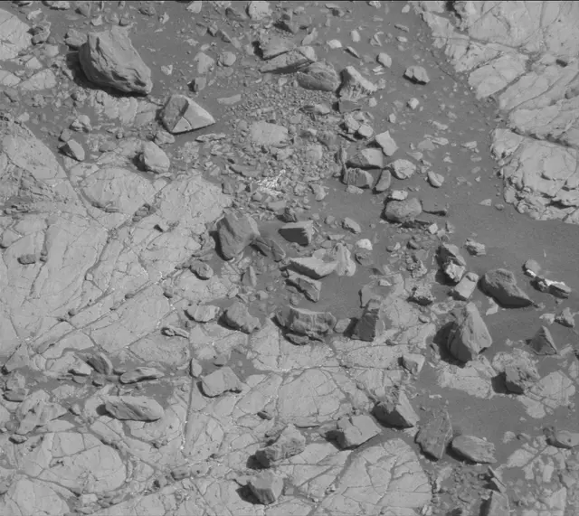 Sol 1911: Mast Camera (Mastcam)