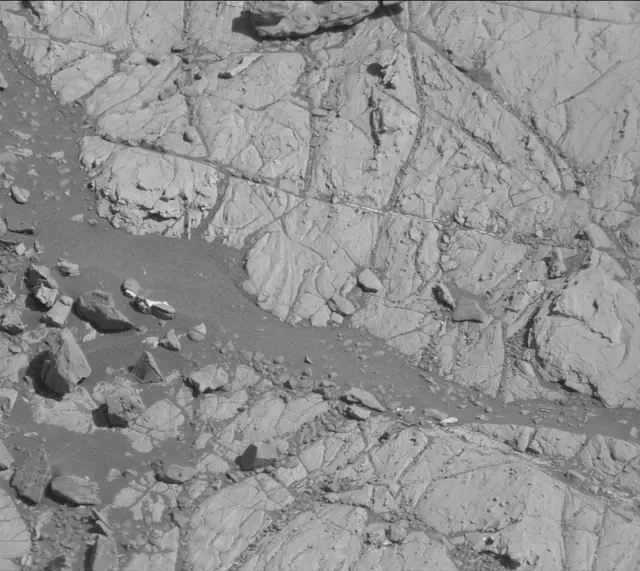 Sol 1911: Mast Camera (Mastcam)