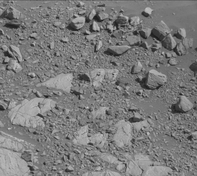 Sol 1911: Mast Camera (Mastcam)