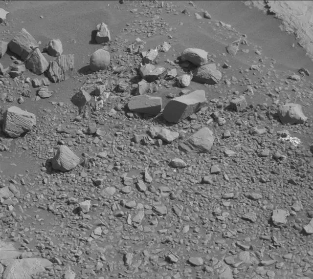 Sol 1911: Mast Camera (Mastcam)