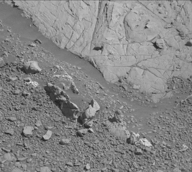 Sol 1911: Mast Camera (Mastcam)