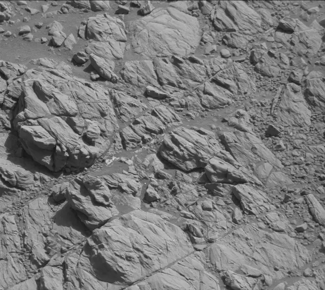 Sol 1911: Mast Camera (Mastcam)