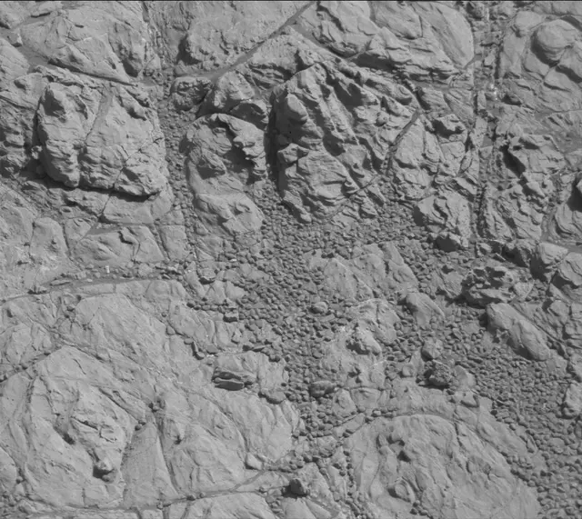 Sol 1911: Mast Camera (Mastcam)