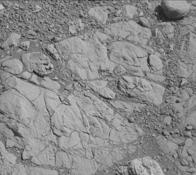 Sol 1911: Mast Camera (Mastcam)