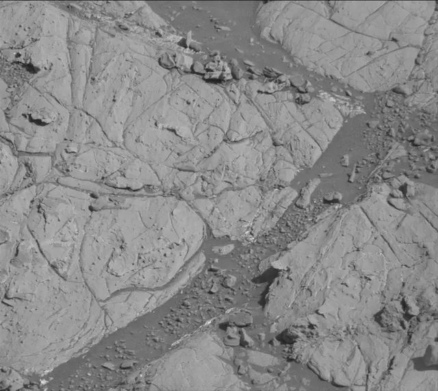 Sol 1911: Mast Camera (Mastcam)