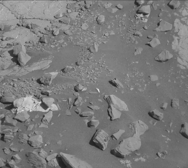 Sol 1911: Mast Camera (Mastcam)