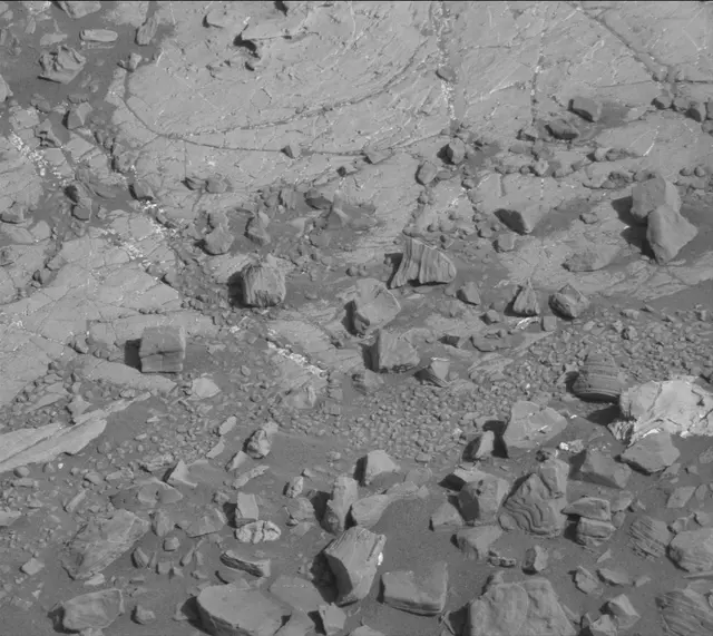 Sol 1911: Mast Camera (Mastcam)