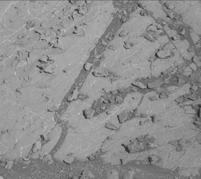 Sol 1911: Mast Camera (Mastcam)