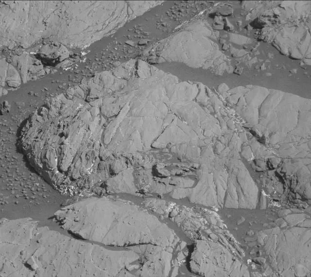 Sol 1911: Mast Camera (Mastcam)