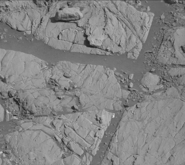 Sol 1911: Mast Camera (Mastcam)