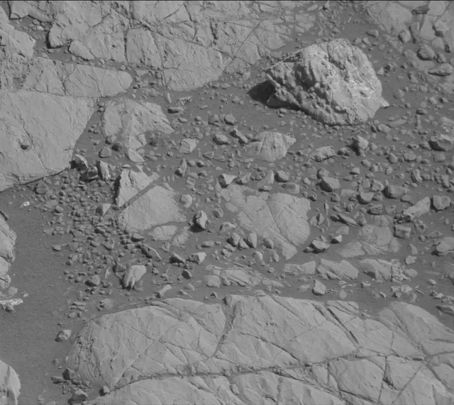 Sol 1911: Mast Camera (Mastcam)