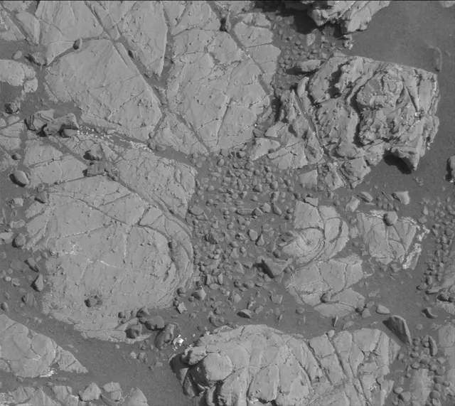 Sol 1911: Mast Camera (Mastcam)